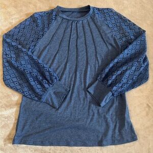 Women's Blue Lace Sleeve Top